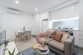 Exquisite And Warm 1br Nest In Footscray Pool Gym